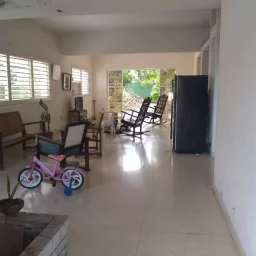 Casa de 8 cuartos, 4 baños y 1 garaje por $ 350.000