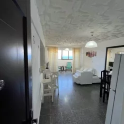 Apartamento de 3 cuartos, 1 baño y 1 garaje por $ 70.000