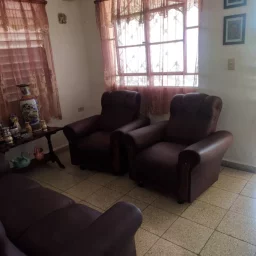 Casa de 4 cuartos, 2 baños y 1 garaje por $ 42.000