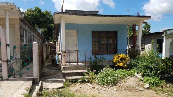 Picture on Casa de  3 cuartos, 1 baño y 0 garajes por $ 16.000 en Cienfuegos, Cienfuegos