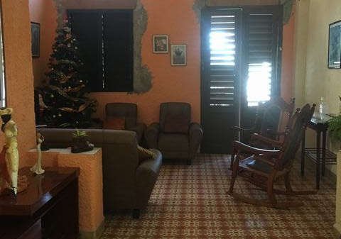Picture on Casa de  3 cuartos, 1 baño y 0 garajes por $ 170.000 en La Habana Vieja, La Habana