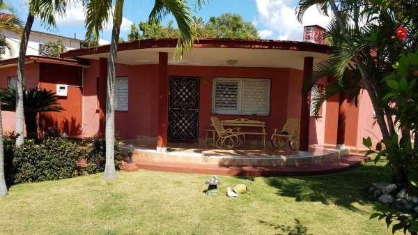 Picture on Casa de  6 cuartos, 6 baños y 1 garaje por $ 270.000 en Cienfuegos, Cienfuegos