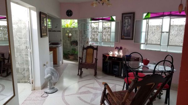 Picture on Casa de  3 cuartos, 2 baños y 0 garajes por $ 120.000 en Cienfuegos, Cienfuegos