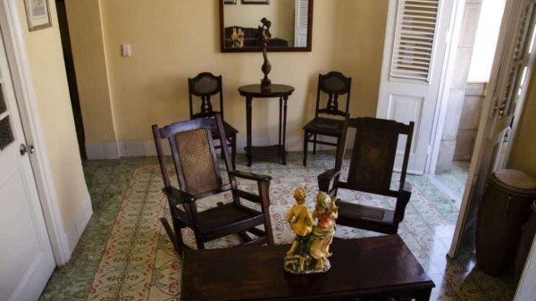 Picture on Casa de  3 cuartos, 4 baños y 0 garajes por $ 155.000 en La Habana Vieja, La Habana
