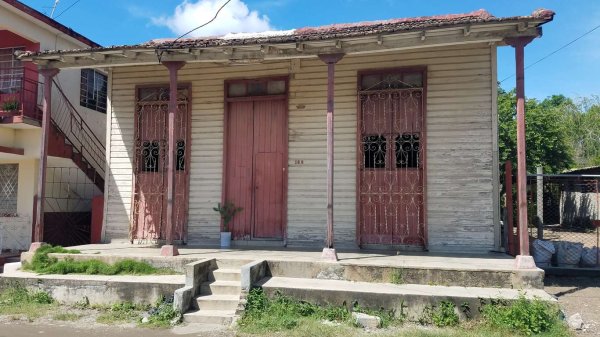 Picture on Casa de  4 cuartos, 1 baño y 0 garajes por $ 12.000 en Cienfuegos, Cienfuegos