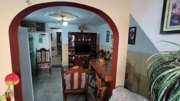 Picture on Casa de  2 cuartos, 2 baños y 0 garajes por $ 8.000 en Cienfuegos, Cienfuegos
