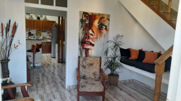 Picture on Casa de  3 cuartos, 4 baños y 1 garaje por $ 60.000 en Playa, La Habana