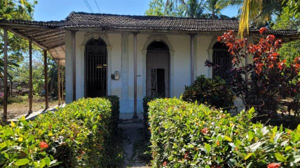 Picture on Casa de  4 cuartos, 1 baño y 0 garajes por $ 15.000 en Cienfuegos, Cienfuegos