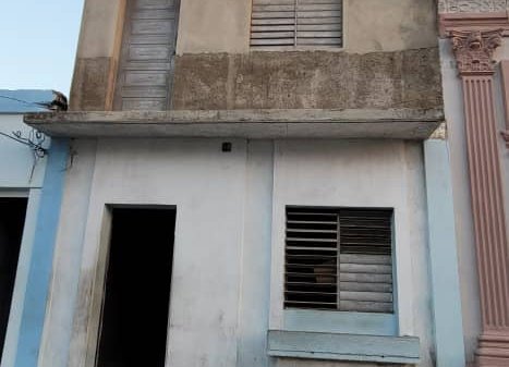 Picture on Casa de  4 cuartos, 2 baños y 0 garajes por $ 12.000 en Cienfuegos, Cienfuegos
