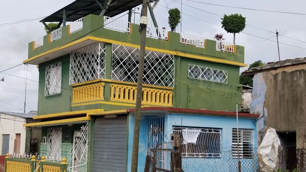 Picture on Casa de  3 cuartos, 2 baños y 0 garajes por $ 42.000 en Cienfuegos, Cienfuegos