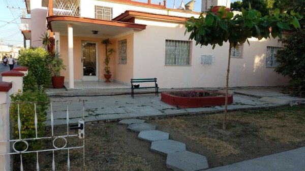 Picture on Casa de  3 cuartos, 2 baños y 0 garajes por $ 100.000 en Cienfuegos, Cienfuegos