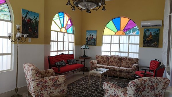 Picture on Casa de  4 cuartos, 4 baños y 1 garaje por $ 315.000 en Plaza de la Revolución, La Habana