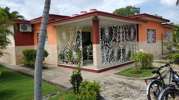 Picture on Casa de 3 cuartos, 2 baños y 1 garaje por $ 140.000 en Cienfuegos, Cienfuegos