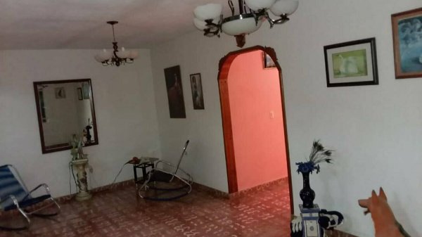 Picture on Casa de  3 cuartos, 2 baños y 0 garajes por $ 54.000 en Colón, Matanzas