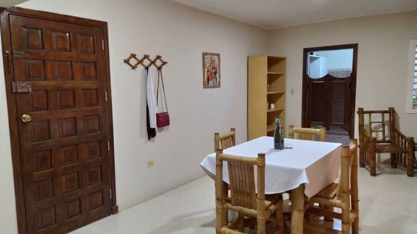 Picture on Apartamento de  3 cuartos, 3 baños y 0 garajes por $ 180.000 en Plaza de la Revolución, La Habana