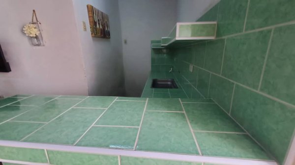 Picture on Casa de  2 cuartos, 1 baño y 0 garajes por $ 8.000 en Cienfuegos, Cienfuegos