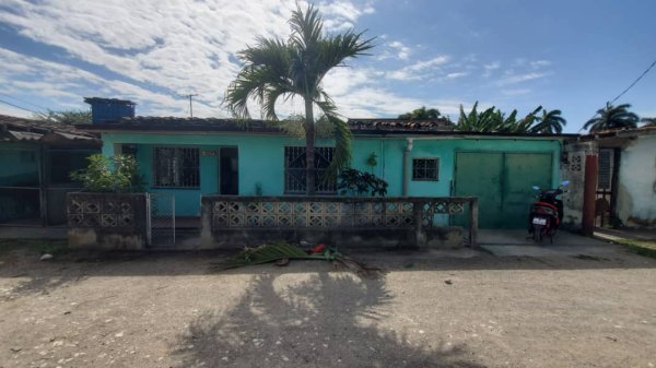 Picture on Casa de 3 cuartos, 2 baños y 1 garaje por $ 25.000 en Cienfuegos, Cienfuegos