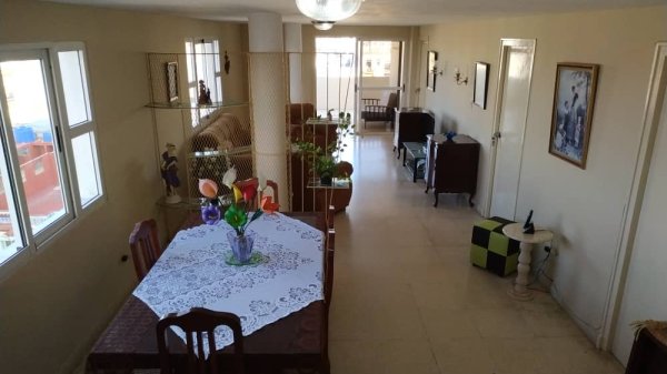 Picture on Apartamento de  4 cuartos, 3 baños y 0 garajes por $ 150.000 en Centro Habana, La Habana