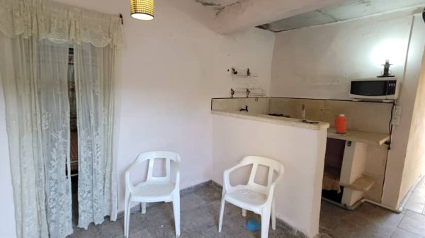 Picture on Casa de  2 cuartos, 2 baños y 0 garajes por $ 12.000 en Cienfuegos, Cienfuegos