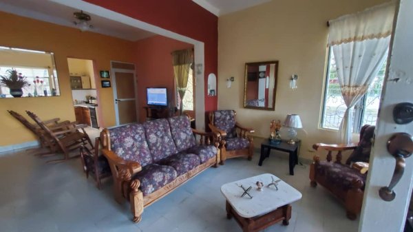 Picture on Casa de  3 cuartos, 3 baños y 1 garaje por $ 200.000 en Cienfuegos, Cienfuegos