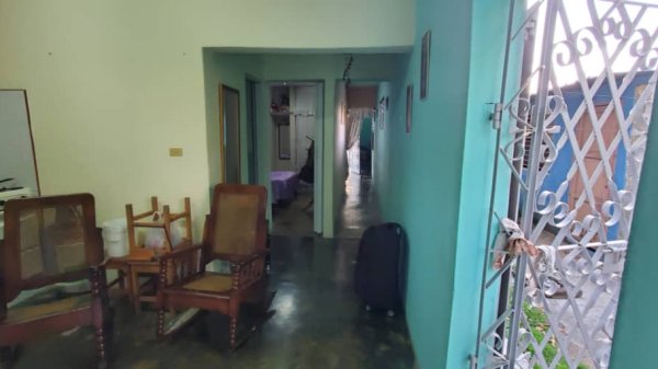 Picture on Casa de  2 cuartos, 2 baños y 0 garajes por $ 20.000 en Cienfuegos, Cienfuegos