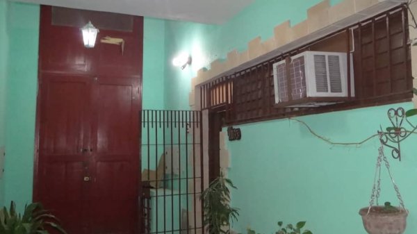 Picture on Casa de 2 cuartos y 3 baños por $ 70.000 en La Habana Vieja, La Habana