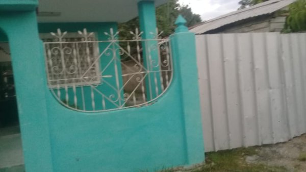 Picture on Casa de  2 cuartos, 1 baño y 0 garajes por $ 10.000 en Cienfuegos, Cienfuegos