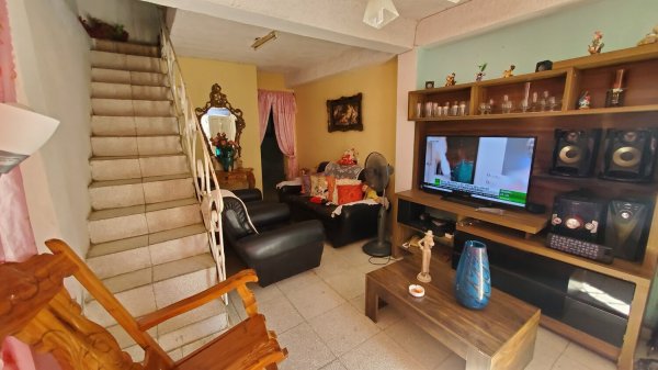 Picture on Casa de  3 cuartos, 2 baños y 0 garajes por $ 38.000 en Cienfuegos, Cienfuegos