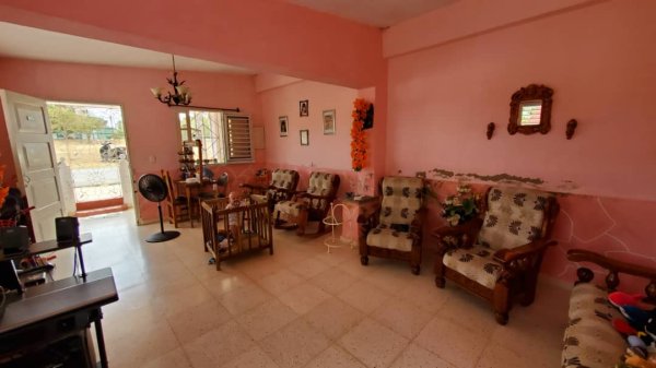 Picture on Casa de  3 cuartos, 2 baños y 0 garajes por $ 60.000 en Cienfuegos, Cienfuegos