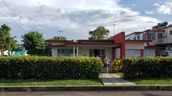 Picture on Casa de  4 cuartos, 4 baños y 1 garaje por $ 150.000 en Cienfuegos, Cienfuegos