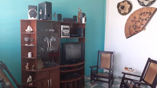Picture on Casa de 3 cuartos y 2 baños por $ 33.000 en Cerro, La Habana