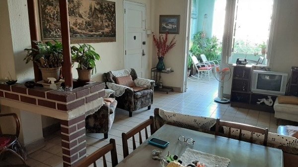 Picture on Apartamento de  4 cuartos, 2 baños y 1 garaje por $ 95.000 en Plaza de la Revolución, La Habana