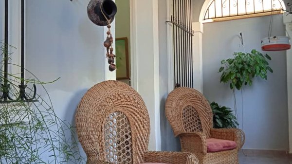 Picture on Casa de  5 cuartos, 4 baños y 1 garaje por $ 280 en Playa, La Habana