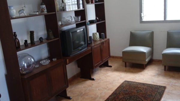 Picture on Casa de  4 cuartos, 3 baños y 1 garaje por $ 100.000 en Marianao, La Habana