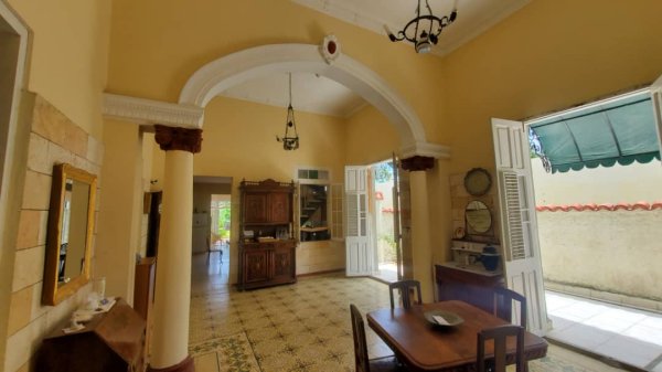 Picture on Casa de  6 cuartos, 6 baños y 0 garajes por $ 250.000 en Cienfuegos, Cienfuegos