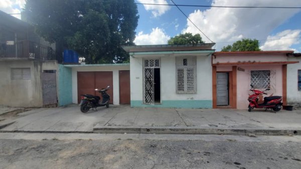Picture on Casa de  5 cuartos, 2 baños y 1 garaje por $ 50.000 en Cienfuegos, Cienfuegos