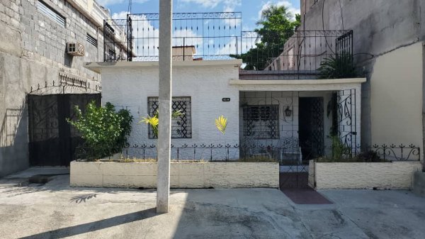 Picture on Casa de  3 cuartos, 2 baños y 0 garajes por $ 80.000 en Cienfuegos, Cienfuegos