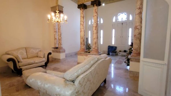 Picture on Casa de  4 cuartos, 3 baños y 0 garajes por $ 80.000 en Cienfuegos, Cienfuegos