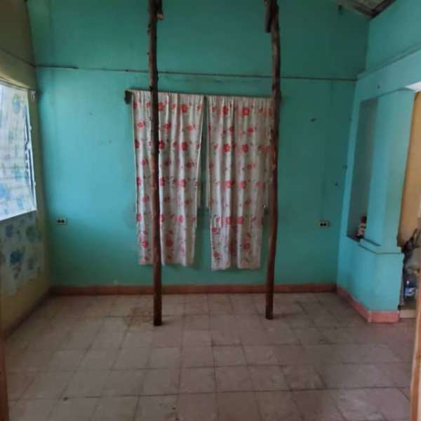 Casa de 3 cuartos, 1 baño y 0 garajes por $ 20.000