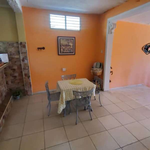 Casa de 4 cuartos y 5 baños por $ 30.000