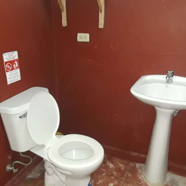 Casa de 8 cuartos, 7 baños y 0 garajes por $ 180.000