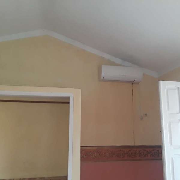 Casa de 8 cuartos, 7 baños y 0 garajes por $ 180.000