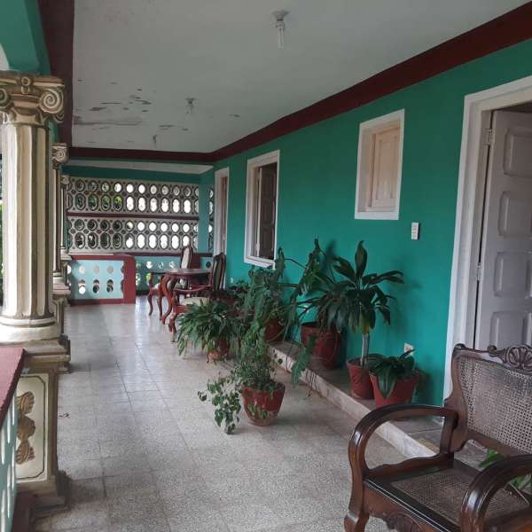 Casa de 8 cuartos, 7 baños y 0 garajes por $ 180.000