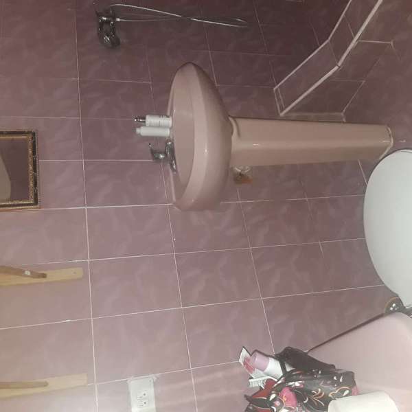 Casa de 8 cuartos, 7 baños y 0 garajes por $ 180.000