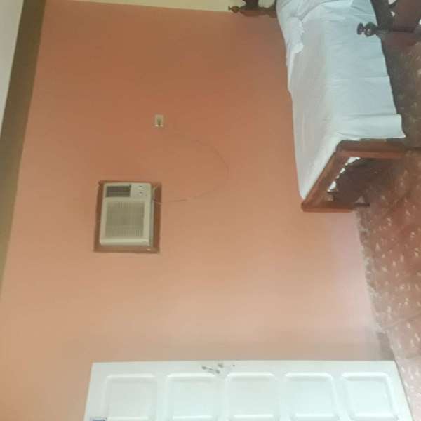 Casa de 8 cuartos, 7 baños y 0 garajes por $ 180.000