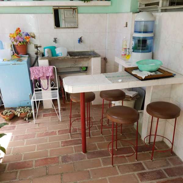 Casa de 3 cuartos, 2 baños y 0 garajes por $ 40.000