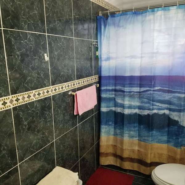 Casa de 3 cuartos y 2 baños por $ 120.000