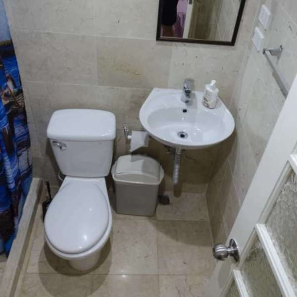 Casa de 3 cuartos, 4 baños y 0 garajes por $ 155.000