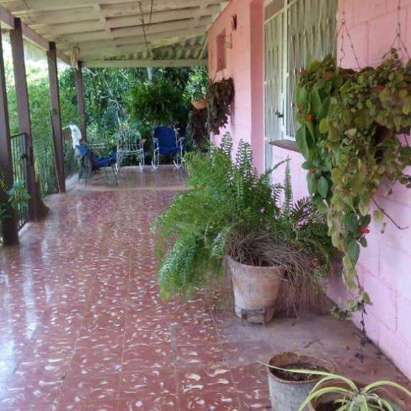 Casa de 3 cuartos, 1 baño y 1 garaje por $ Ajustable