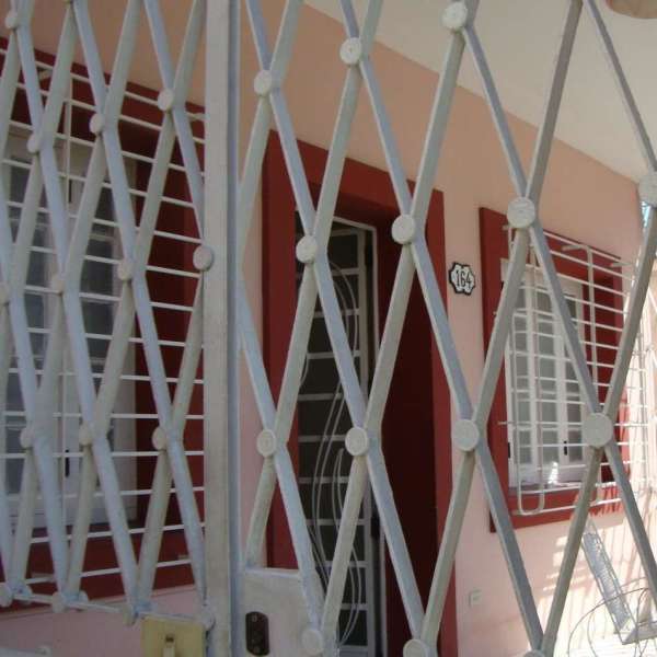 Casa de 3 cuartos, 2 baños y 1 garaje por $ 85.000